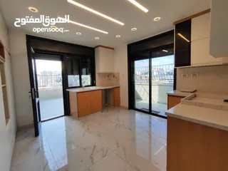  1 فرصة راقية للإيجار – روف مميز بإطلالة مفتوحة في أول رافات قرب سنقرط وصالات الهاشم سابقا