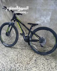  1 بسكليت jamis X A2 بحالة ممتازة مستعمل خفيف مع قفل و ضواو السعر 650 موجود برامالله وسط ابلد