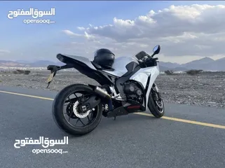  12 دراجه هوندا 1000RR