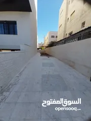 1 الجندويل 125م وتراس امامي وحديقة جانبيه وتراس خلفي وكراج خاص