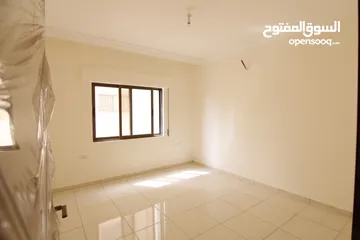  11 من المالك تم تخفيض السعر 170 متر في ابو نصير  شقة جديدة ارضي على مستوى الشارع
