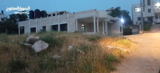  4 بيت مستقل مع ارض