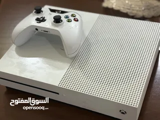  1 اكس بوكس ون إس للبيع بحاله ممتازه موجود عليها اشتراك مدته شهرين و موجود عليها العاب للمعني  05940492