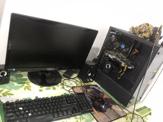  1 جهاز كمبيوتر pc gaming