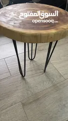  4 طاولة دائرية ( من خشب شجرة الشريش ) اللون فالحقيقة اقوى / يمكن استعمالها للزينه او للاغراض الشخصية