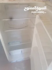  1 ثلاجه 320 لتر جنرال ما بعرف اكم قدم لكن حجمها كبير الاصليه اربع نجوم**** شغاله 100٪ @##############