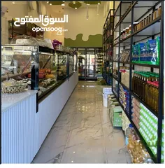  1 فرصة استثمارية مميزة!  للبيع محل ألبان وأجبان شغال ومجهز بالكامل في موقع حيوي واستراتيجي جدا