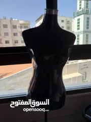  1 ستاند لعرض ملابس