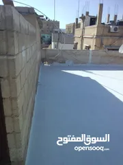  8 عزل الاسطح من تسريب المياه والرطوبة بمادة الاكريلك تعمل المادة على تسكير المسامات والتشققات مما يمنع