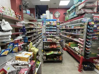  8 سوبرماركت للبيع خلدا بقرب دوار السكر