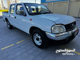  4 Nissan pickup 2012