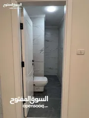  11 روف للبيع بعد كازية الهدى بالماصيون.
