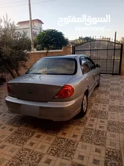  4 كيا سبيكترا موديل 2000 بحالة ممتازة