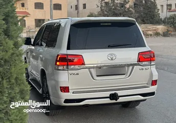  4 Toyota Land Cruiser 2016 Gx-r 5700CC V8 بحالة الوكالة الفحص: 7 جيد بدون ملاحظات