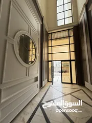  2 شقة مميزة طابق اول بأجمل مناطق خلدا مساحة واسعه 240م بسعر مميز