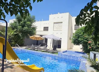  5 شاليهات ومزارع فخمه داخل ناعور مسبح مدفى
