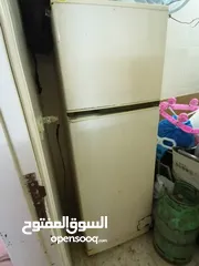  2 ثلاجة وغاز للبيع