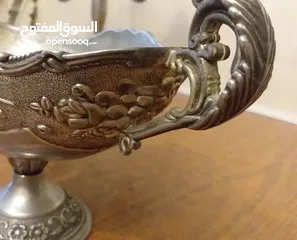  6 2 شمعدان و جاردنيرة مطلى فضة