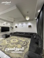  8 منزل للبيع العامرات مدينة النهضة 7 بالقرب من الخدمات فرصة للشراء