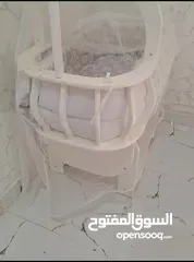  4 سرير أطفال متحرك