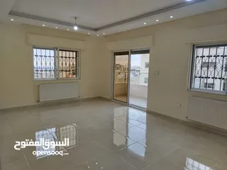  3 شقه مميزة للبيع