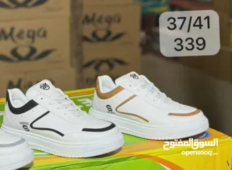  4 أحذية بسعر العرض
