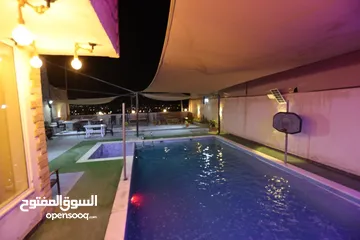  13 شاليه مميز للبيع او للبدل بشقه او ارض
