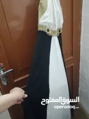  2 مجموعة فساتين للبيع او للايجار