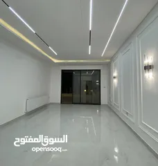  2 اخر شقه طابق ارضي تشطيبات الفندقية في حي الصحابة منطقة فلل