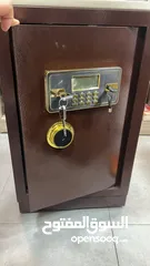  1 قصات لحفظ المقتنيات الشخصيه