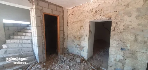  6 بيت للبيع بسعرمغري وقابل للتفاوض