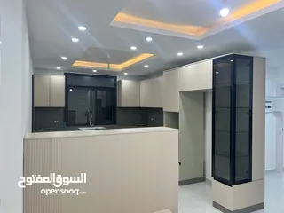  1 شقه فارغة للايجار في عين منجد لم تسكن من قبل