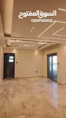  11 شقة مساحة 220م مميزة جداً للبيع طابقية كل طابق شقة / اسكان المهندسين مقابل منطقة حي الصحابة