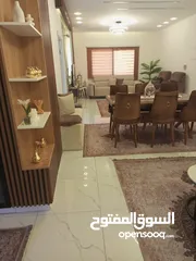  1 شقه للبيع في طولكرم مساحه 138متر ثلاث غرف وحمامين وصاله ومطبخ وبرندتين