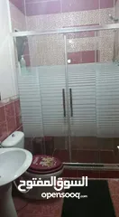  8 شقة أرضي وسط مع موقف تحت البناية