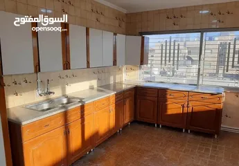  1 شقة فارغة في منطقة عرجان