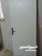  5 أبواب سكيوريت عدد 2 مستعمل للبيع كل باب قياس الأول عرض 90 سم الارتفاع 2متر والثاني 90 سم و8ملم 2متر