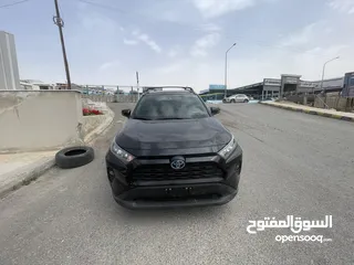  25 2021 TOYOTA RAV4, LE  بطاريه ليثيوووم السياره توب نضافه بصلاه على النبي