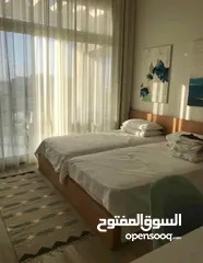  3 شقه للبيع 3غرف دابل فيو و بالتقسيط علي اطول عدد سنين امام مدينتي في كمبوند سراي بسعر لقطة .