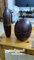  2 فازا تحف خشبية ونحاسية