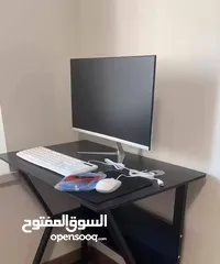 4 للبيع طاولة جيمنج جديده بالكرتونه بسعرر التصفيه .. الكميه محدوده جدااا