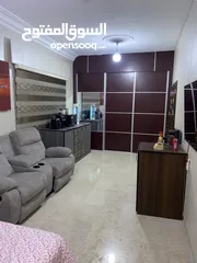  2 شقه مفروشه واستوديو مفروش  للايجار أسبوعي او شهري او سنوي. وللعائلات فقط كون العماره عائليه محترمه.