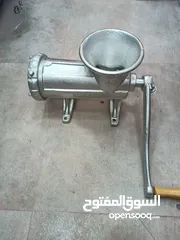  1 ماكينة لحمة يدوي