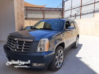  2 cadillac escalade
