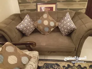  1 كنب مريح جدا وتقيل