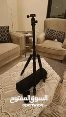  2 أغراض ولوازم كاميرا للبيع و   رينغ لايت يمكن البيع كلا على حدة