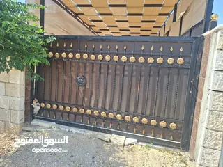  9 بابين حديد ثقيل