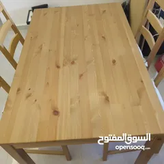  6 طقم جلوس وطاوله صغيره من ايكيا مع  4 كراسي للبيع
