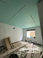  6 شقق جديده طريق المطار  ضاحيه الأمير علي  بالقرب بيت المقدس يوجد ثالث مع روف