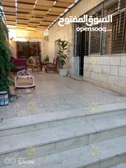  1 شقة فارغة أو مفروش أرضي مع ترس ومدخل مستقل